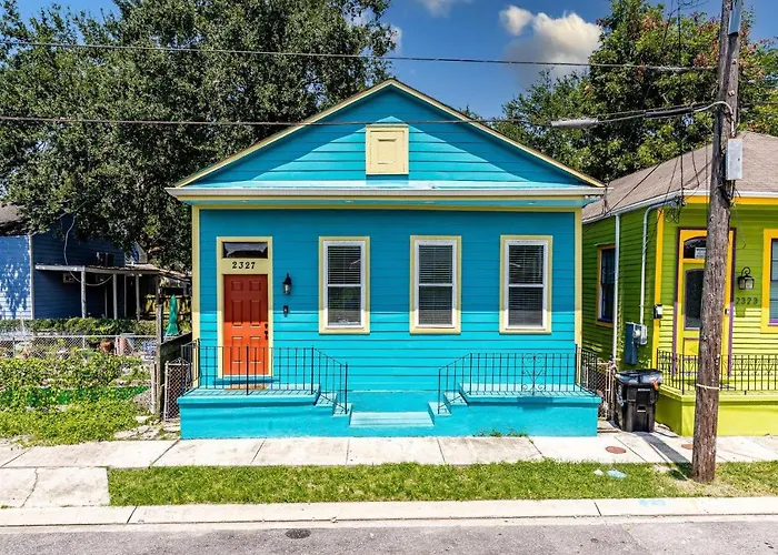Charming 3Br Home, Centrally Located Wcozy Patio