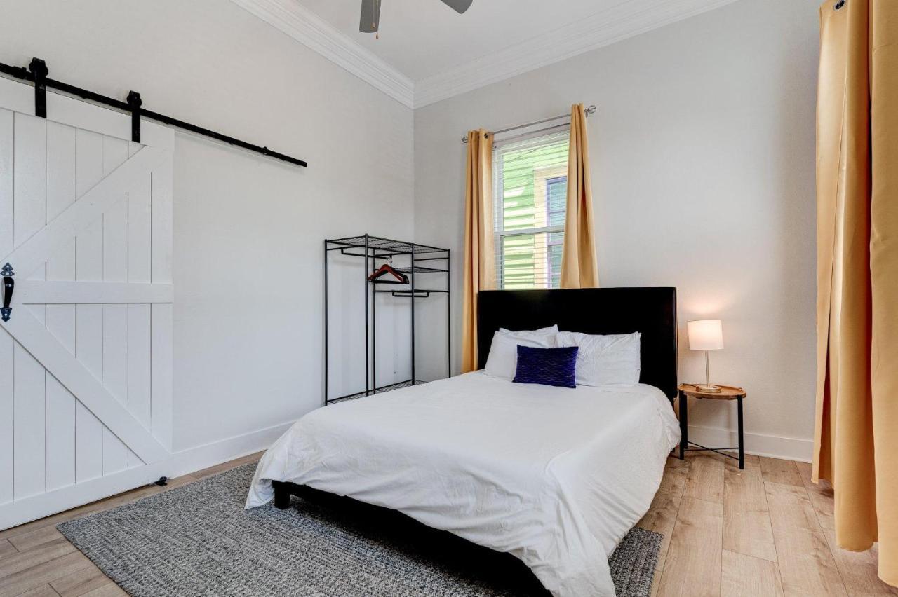 Holiday home Charming 3br Home, Centrally Located Wcozy Patio