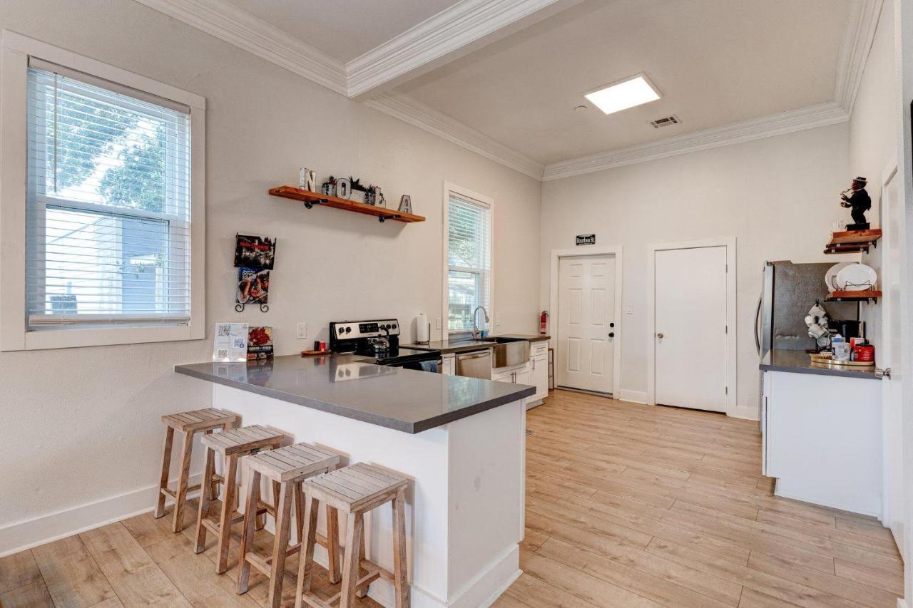Charming 3br Home, Centrally Located Wcozy Patio Holiday home New Orleans