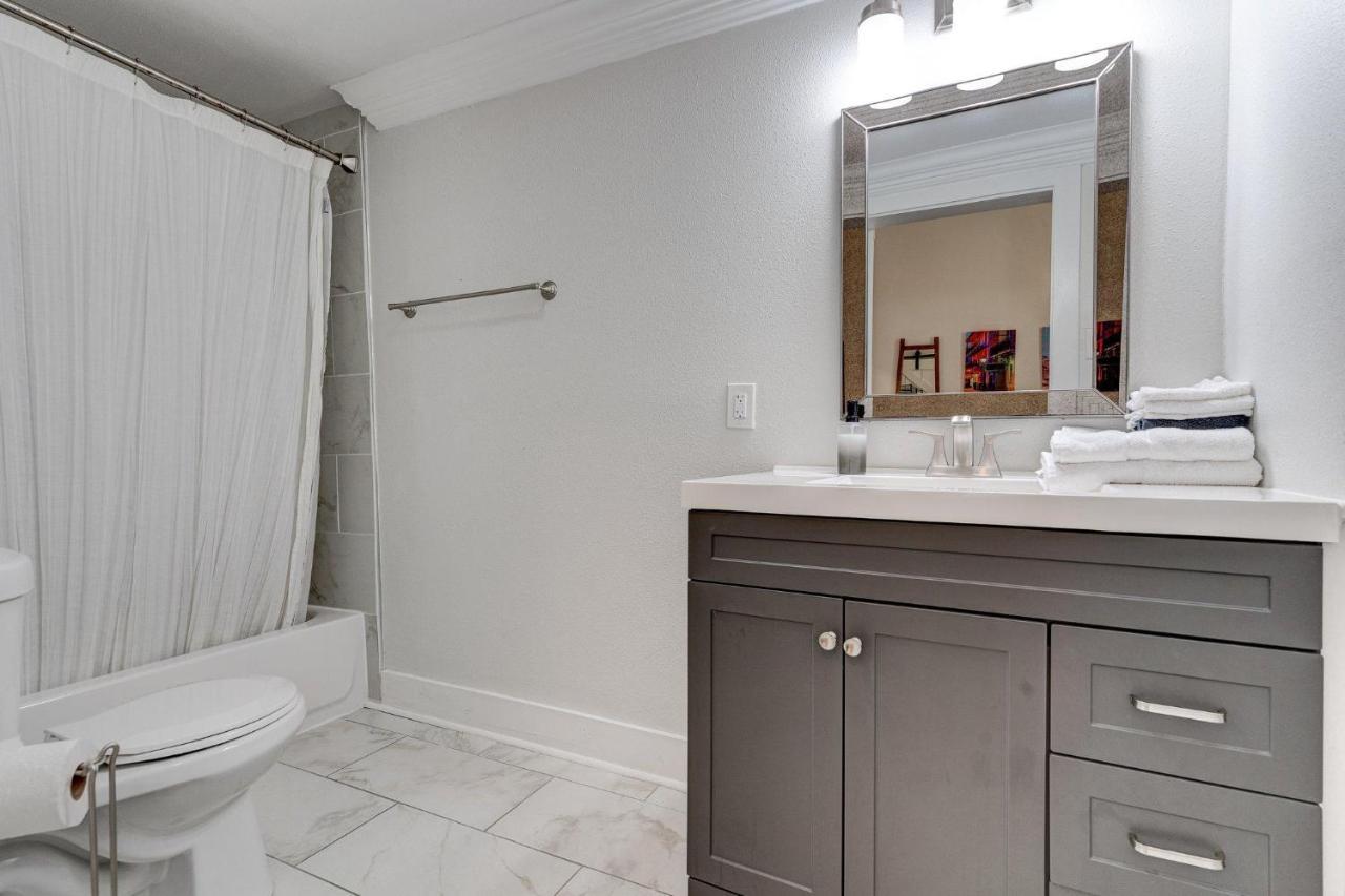 Charming 3br Home, Centrally Located Wcozy Patio Holiday home